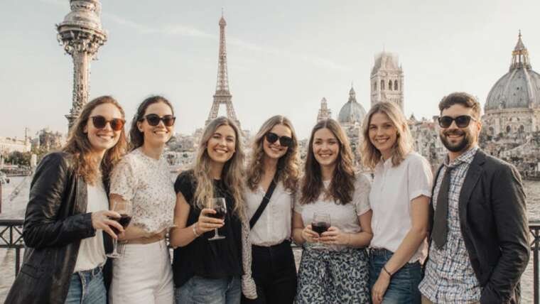 The Travel Bloggers Guide to Dealing with Travel Blogging Groupies
